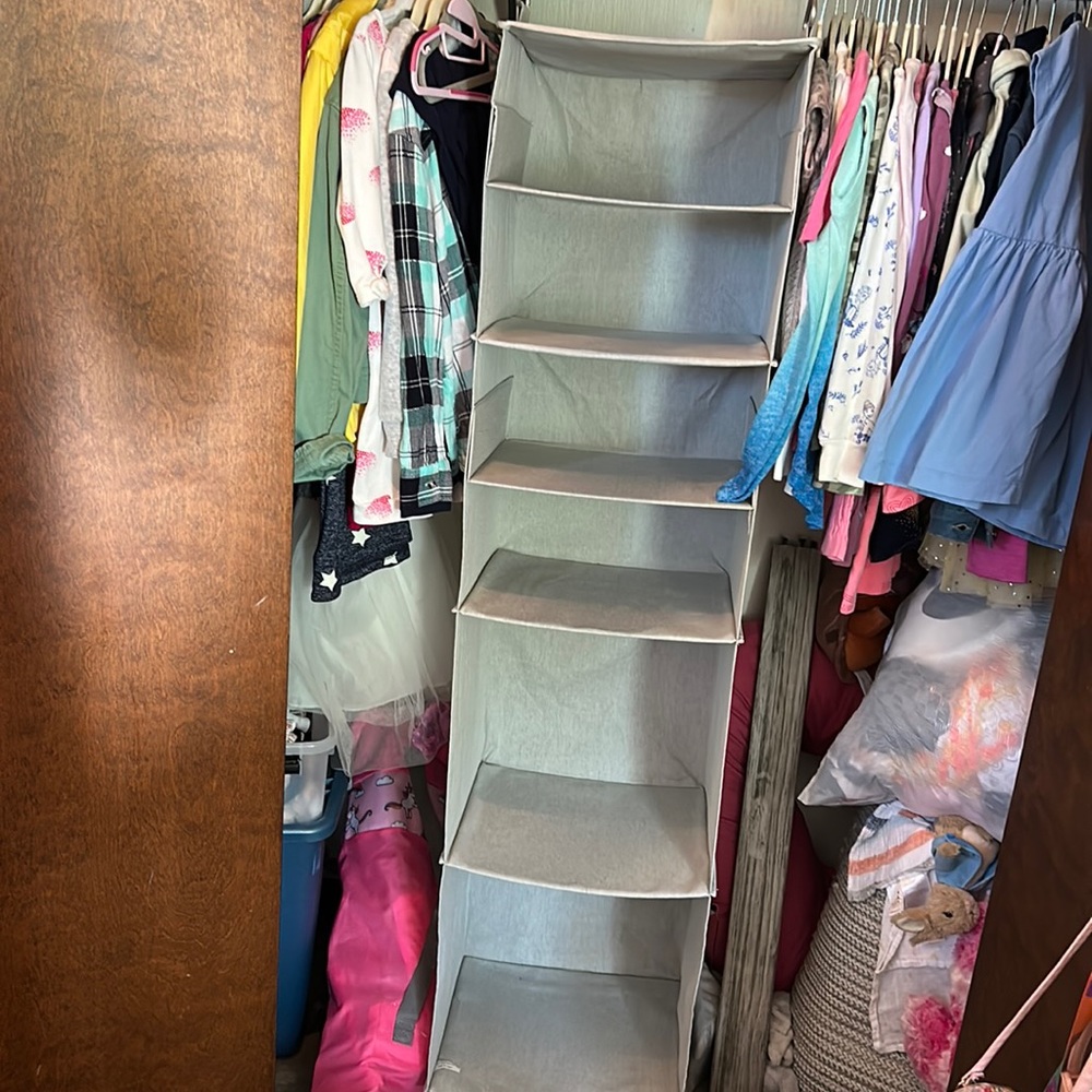Closet shelf organizer